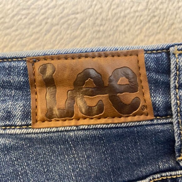 Lee Womens Capri Jeans 16M Blue Denim Machine Washable Comfortable & Stylish Fit - Picture 11 of 13